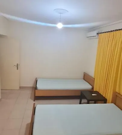 Ksamil Apartment アパート *